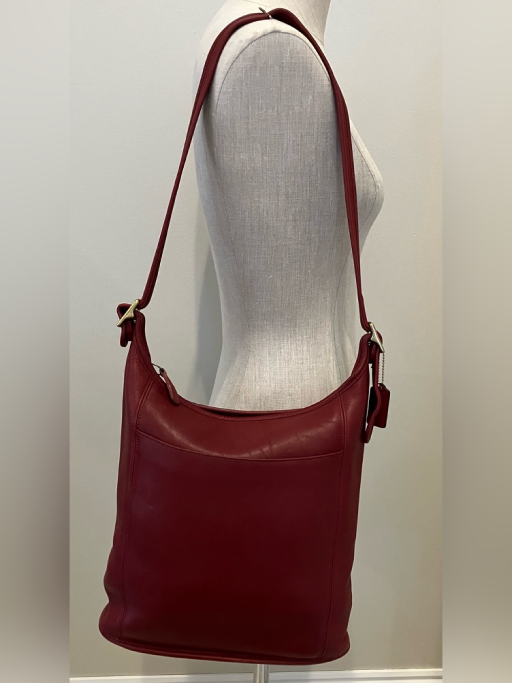 Vintage COACH Legacy Slim Duffle Red Leather Shoulder Bag #9060